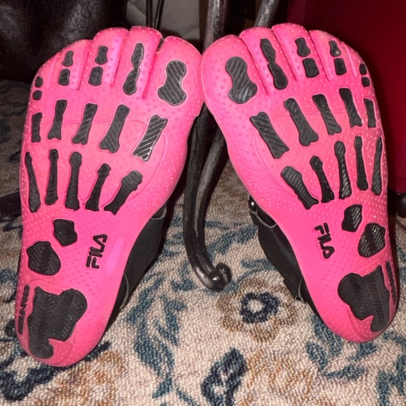 FILA water shoes/ sandals - Picture 7 of 7